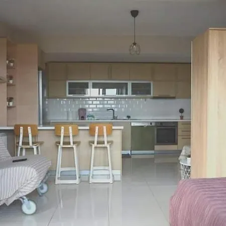 Сasa de vacaciones West Bay Studio Kalamata